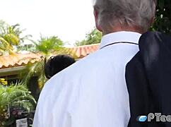 Makea perseinen 18+ teini valmistautuu anaaliin ryhmän kanssa