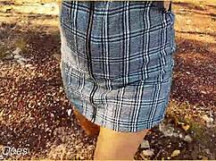 Zabudla som si obliecť nohavičky pod sukňu 😏