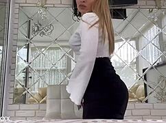 sexy cougar spreads legs, rubs pussy, fucks vibrator hard for wet orgasm