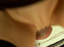 ヨーロッパ金髪痴女が栄誉の穴で知らんチンポに跨がり狂う！