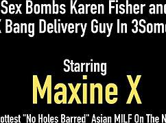 I bang delivery guy with mature sex bombs