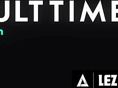 Lez be bad - Scarlett Alexis marah keluarkan frustrasi pada GF Nicole Aria dengan seks kasar