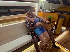 Валери Кей доминира с голямото си дупе