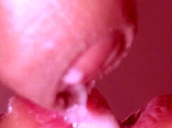 日本人妻が変態おじさん隣人に屈服、ザーメンぶっかけ😈