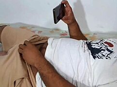 Η θεία μου Mya Milf με έπιασε να χτυπάω βλέποντας πορνό, ορνιάστηκε και μου έδωσε τον κώλο της ζητώντας γάλα στο στόμα, δες ολόκληρο στο Red