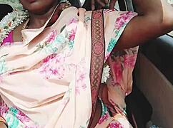 Tía desi caliente follando en coche charlas sucias