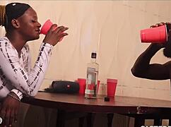 Juomakilpailu muuttuu villiksi peliksi