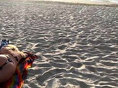 A stranger suddenly entered my ass in front of everyone after harassing me on the beach