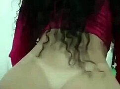 Irodai szex nagy seggű latinával lovaglással