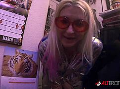 Quarantine fun with tattooed chick Leya Falcon