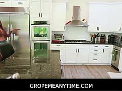 Συγκάτοικοι νεαρές 18+ April Olsen και Gianna Dior σε free use