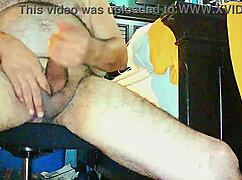 Kontol Gede Flash Bikin Horny Banget!