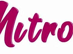 Roodharige BBW gilt terwijl haar kut hard geneukt wordt op een neukafspraak!