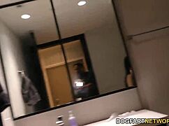 Azijatka Marica jemlje BBC anal jebanje