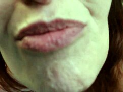 Sevgilim uzakta diye GFE ile seksi zaman geçiriyorum