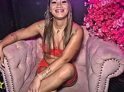 Marido corno leva esposa pra foder nos Alpes com amigo