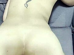 18+ punca je vozi bratrski kurac trdo, potem jo on nategne v pičko doggy v amaterju