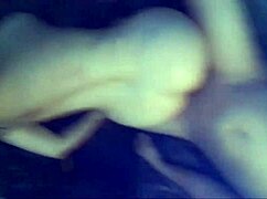 Intens sex med vit tjej och mycket feminin, bra ridningar efter att ha sugit hårt