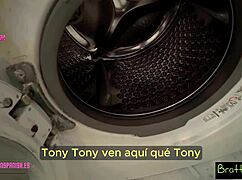Hermanastra atascada en el lavado - subtitulado espa�ol