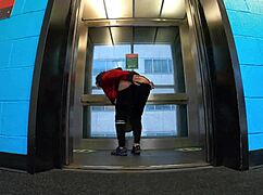 housewife flashes ass in public pantsing