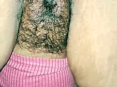 Indická desi horká holka se oddává intenzivní aktivitě a hlasitě sténá