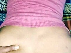 Indická desi horká holka se oddává intenzivní aktivitě a hlasitě sténá