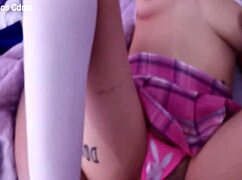 Con la tanguita a un ladito... oops, I mean, with the thong to the side