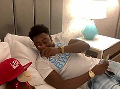 pusshole1 uploads her videos to xvideo platform