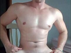 سيمن ينيك لذيذ زبه الحلو في الشهية ويتباهى في الستريب!