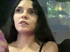 Svrsim unutra svojoj vrućoj komšinici posle gubitka u video igri - španski porn