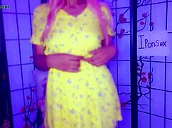 amateur ebony african black sexy teen 18+ shows fans her sexy shapped body horny dudes are dying to fuck her raw?