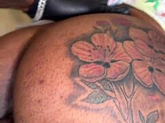 Kardeş, kızın ateşli, bırak sikeyim