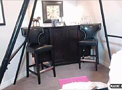 Maxine spreads bubble ass to dildo fuck in webcam 😏