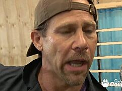 Kira NoirとLola Hunterがガレージで69！