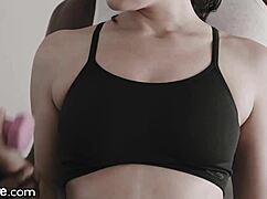 hey, valentina nappi rides that trainer's hard bbc at the gym 😏