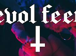 Γλείψε τις σόλες μου και κάνε με γαμάτη με γαργαλητά