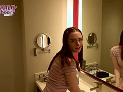 Anak tiri 18 tahun Reese Robbins rasa memek creampied oleh Seth Brogan