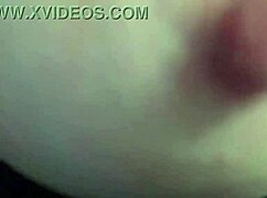 アーテミシア・ラブがジューシー巨乳チラ見せしちゃう