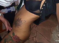 독일 파티 창녀 가게서 낯선이들한테 핥아대는 중