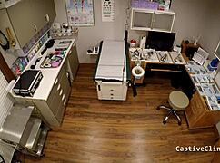 Dr Tampa říká ne Severní Dakotě s Lilith Rose