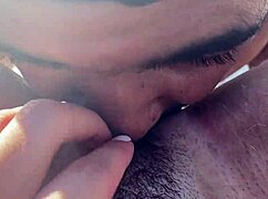 Danny Mancini dobi pihanje na svojem ogromnem kurcu