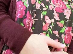 Feit asiatisk brunette med hårete busk får fitta pløyd