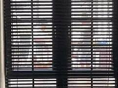 Szalone publiczne trio i lodzik za kulisami