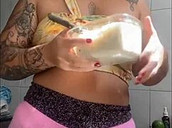 as an exhibitionist, i'm showing my swollen pussy on live