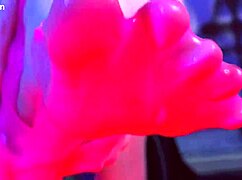 Μπορείς να αντέξεις το βρώμικο παιχνίδι ποδιών αυτών των κοριτσιών;