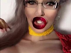 Istennő ad önkielégítési utasításokat találkozás előtt