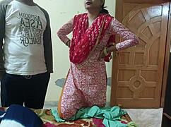 Sarah bhabhi desi rayu ibu tiri main roleplay pacar then kongkek punggung besar keras