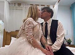 Не верится, что я быстро трахнул жену друга, эта блондинистая 18+ сучка была такой горячей и жадной до хуя