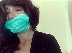 ¿Por qué la temperatura rectal de mi tía siempre está caliente? Excusa perfecta para insertar el supositorio.