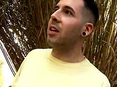 Amateur hussy gets her face covered in cum after outdoor quickie